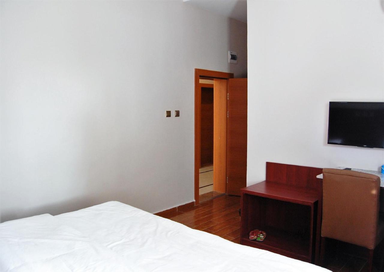 R & K Guest Palace Ξενοδοχείο Kano Εξωτερικό φωτογραφία