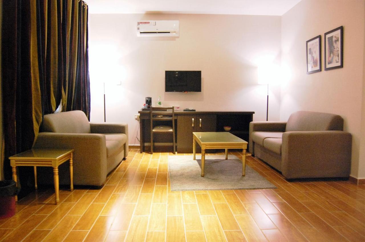 R & K Guest Palace Ξενοδοχείο Kano Εξωτερικό φωτογραφία
